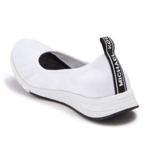 NWT MICHAEL KORS Upton Ballet Flats in Optic White Womens sz 7
